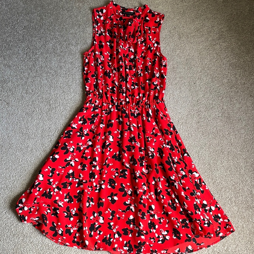 Banana Republic floral sleeveless dress. Size small. EUC.